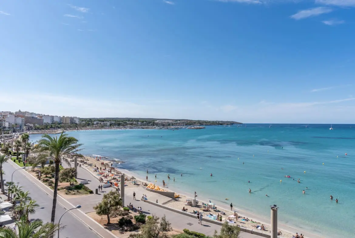 Spectacular First-Line Luxury Four-Bedroom Penthouse with Sea Views and Spacious Terrace - Homes In Mallorca