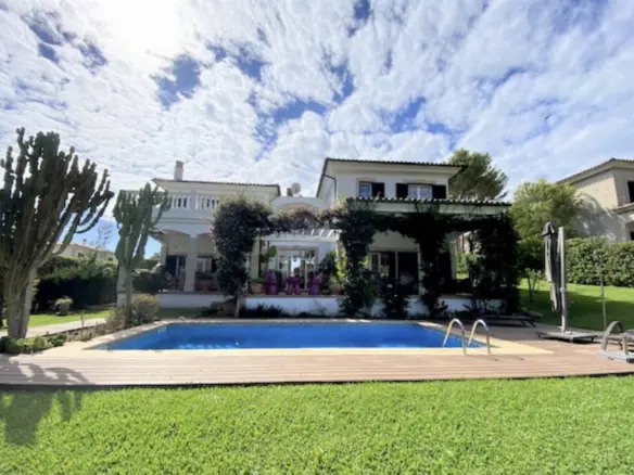 CHARMING VILLA IN CALA VIÑAS | Homes In Mallorca