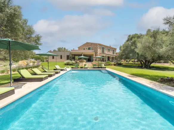 Luxurious Villa with Private Pool, Expansive Garden, and Holiday Rental Licence | Homes In Mallorca