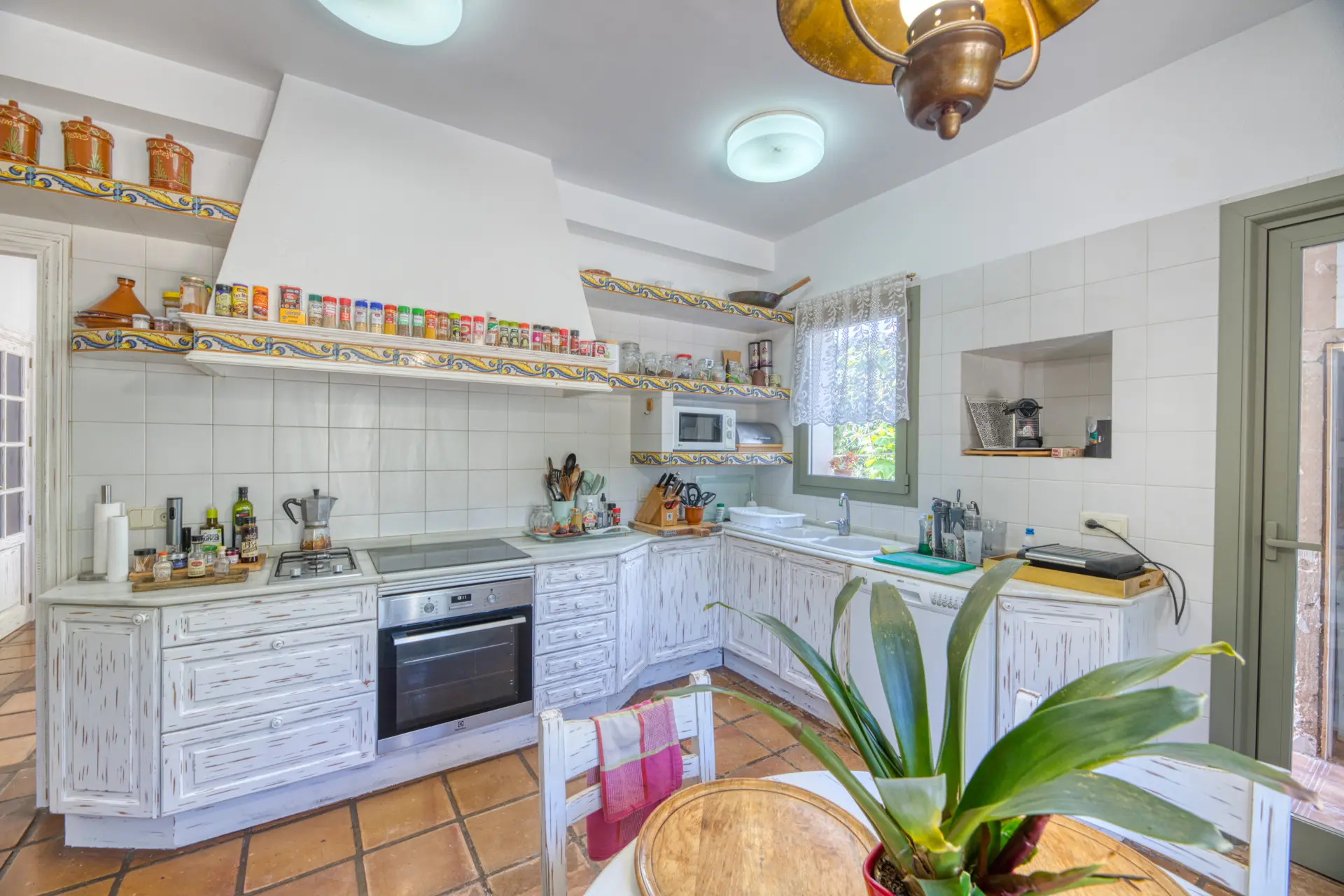 1760459061-46515f98-9e33-43f6-b272-666eac556875