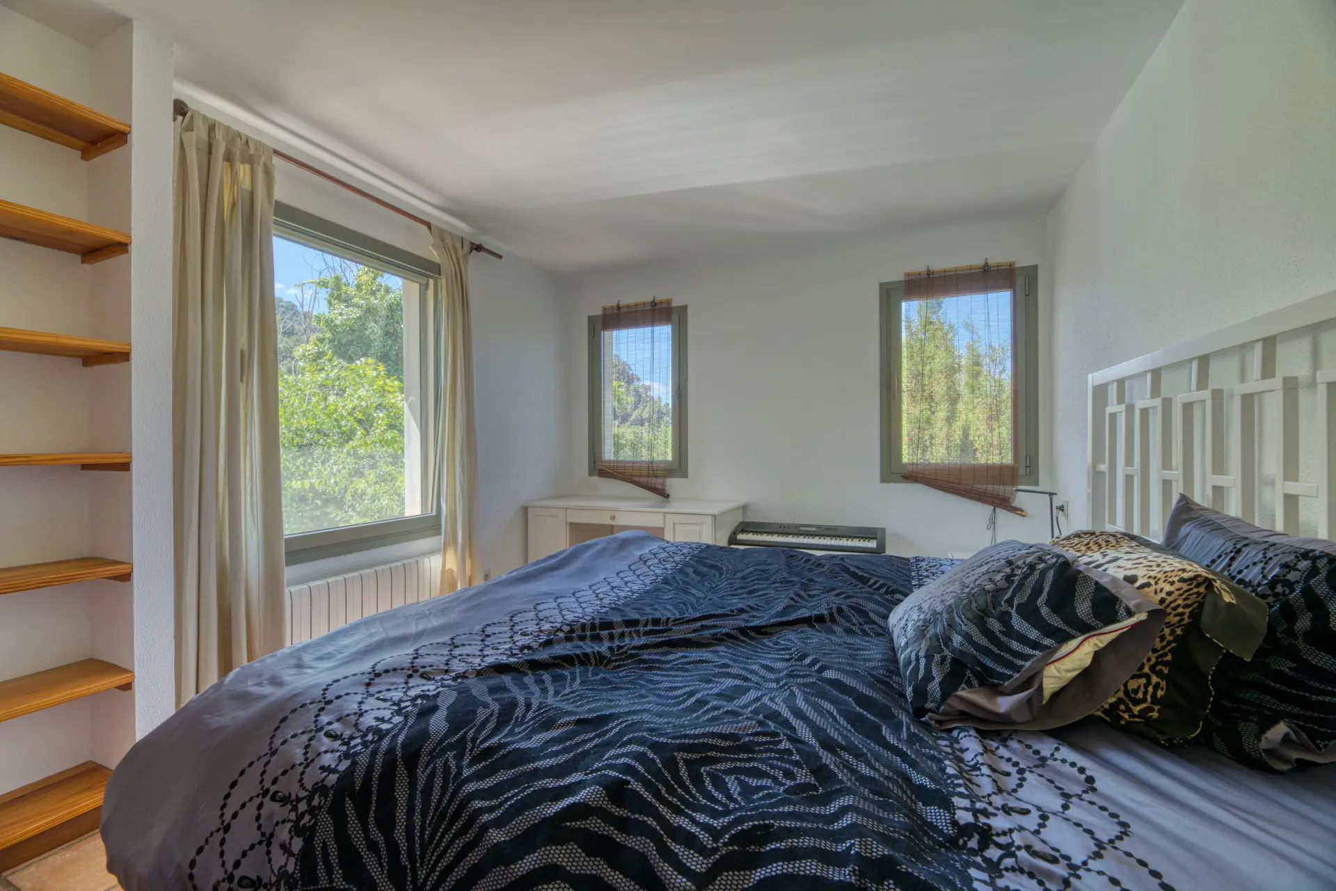 1760459068-277bb834-8168-476a-85be-0b048cd9aaeb