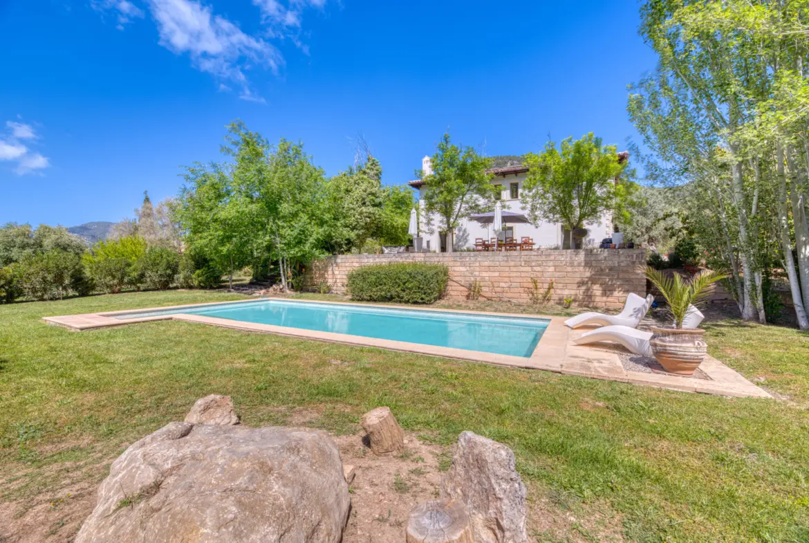 1760459103-048a83b5-9a0c-485c-a941-f34575966d27