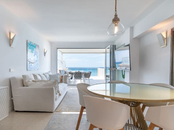 Spectacular First-Line Luxury Four-Bedroom Penthouse with Sea Views and Spacious Terrace - Homes In Mallorca