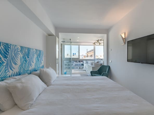 Spectacular First-Line Luxury Four-Bedroom Penthouse with Sea Views and Spacious Terrace - Homes In Mallorca