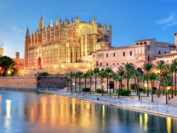 Palma Cathedral and Luxury Apartments in Palma with Palmallorca